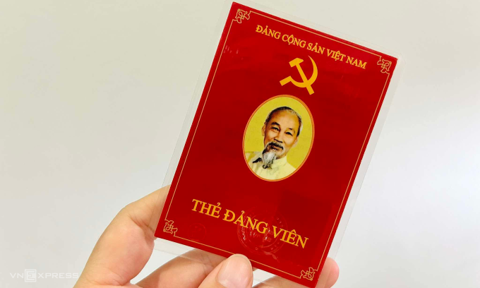 Triển khai Công văn số 105-CV/TU về việc thu nhận thông tin đảng viên