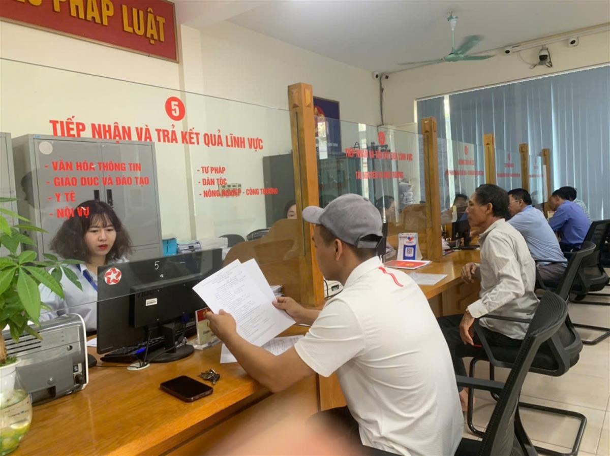 Hoàn thành hướng dẫn tiêu chuẩn chức danh công chức xã, phường