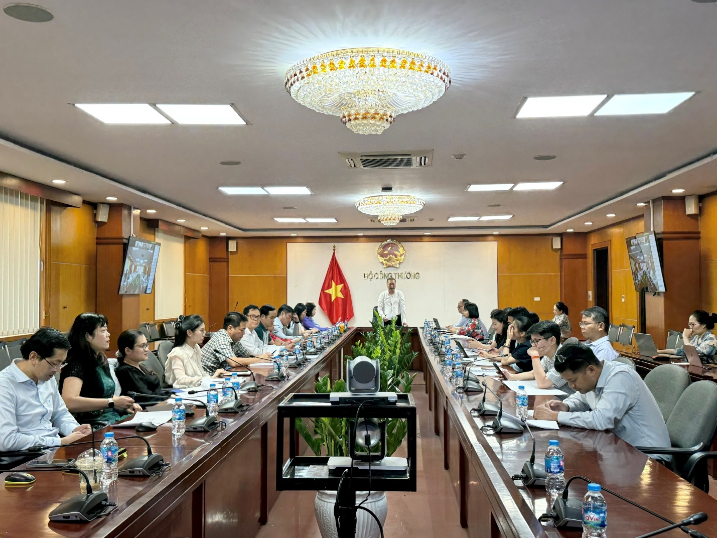 Bộ Công thương thu hồi quyền cấp CO, CNM và mã số REX từ VCCI