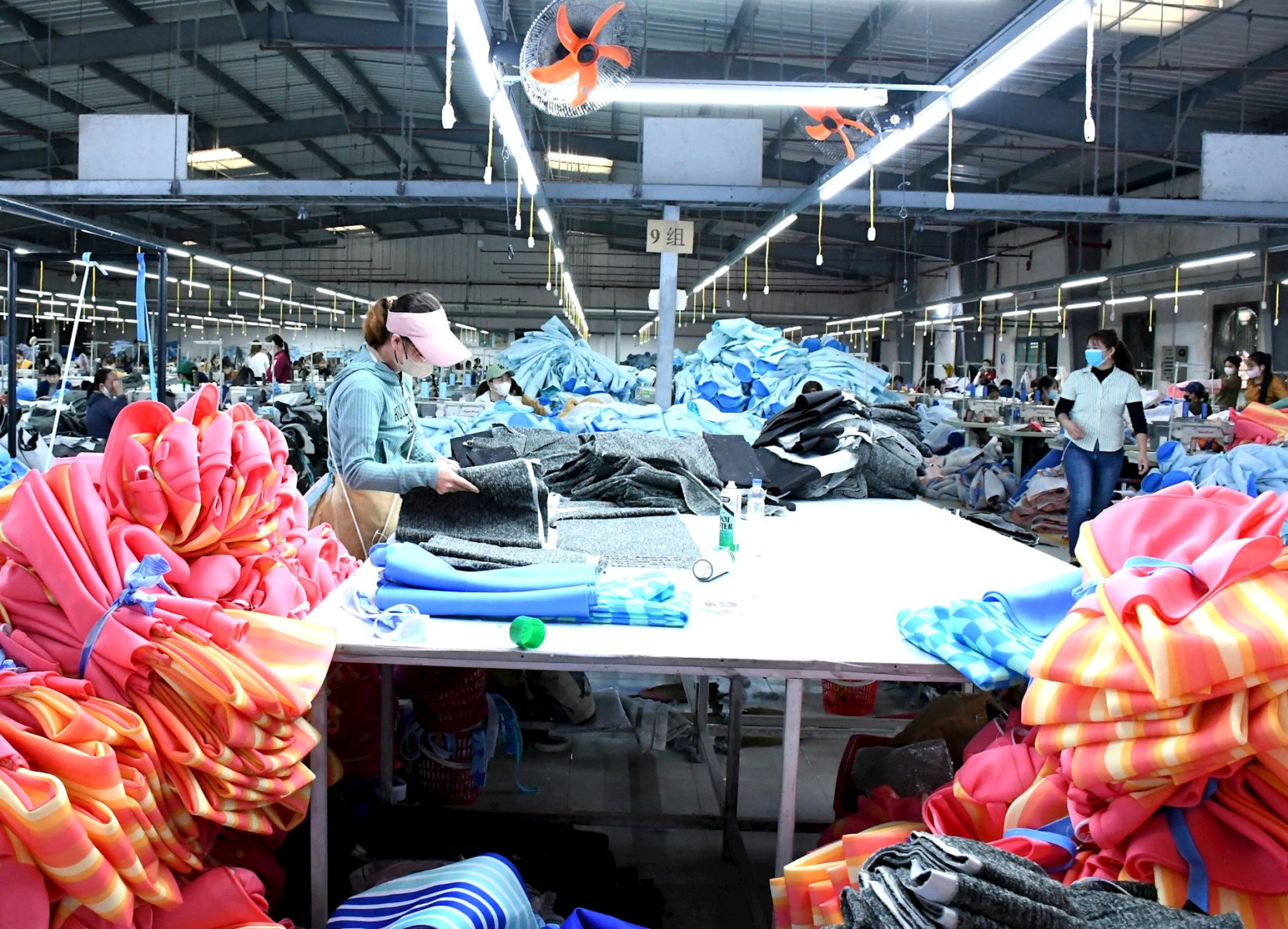 Đề xuất giải pháp cải thiện môi trường kinh doanh, nâng cao năng lực cạnh tranh quốc gia