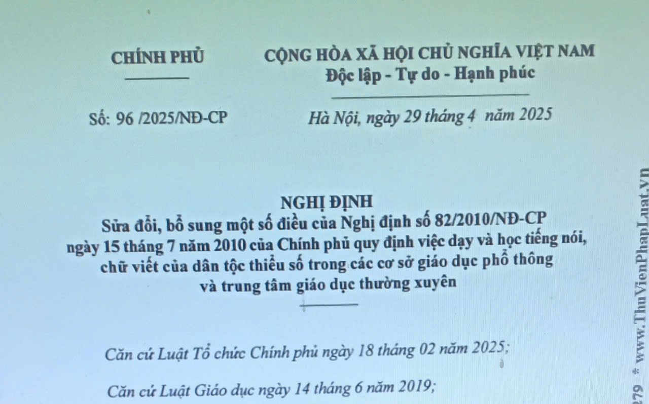 Tổ chức in ấn, phát hành sách giáo khoa, tài liệu hướng dẫn dạy học tiếng dân tộc thiểu số 