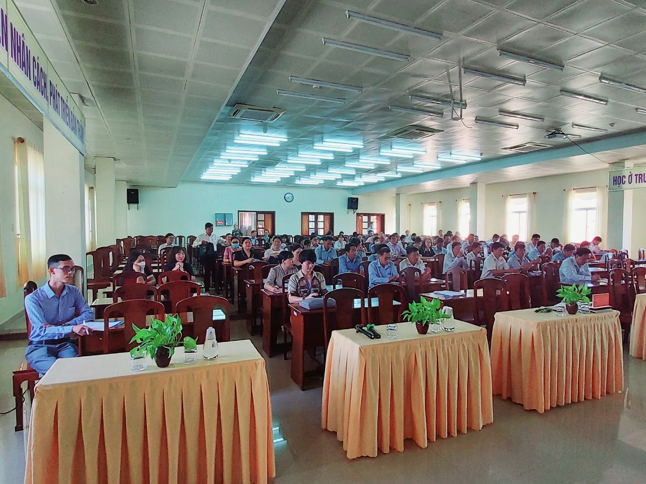 Sở giáo dục và Đào tạo thành phố Cần Thơ tổ chức Hội nghị tập huấn nghiệp vụ công tác thi đua, khen thưởng; công tác pháp chế và công tác lưu trữ năm học 2023-2024