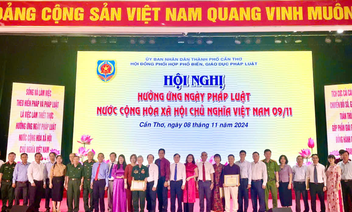 Tổ chức Hội nghị hưởng ứng các hoạt động Ngày Pháp luật Nước cộng hòa xã hội chủ nghĩa Việt Nam (09/11)