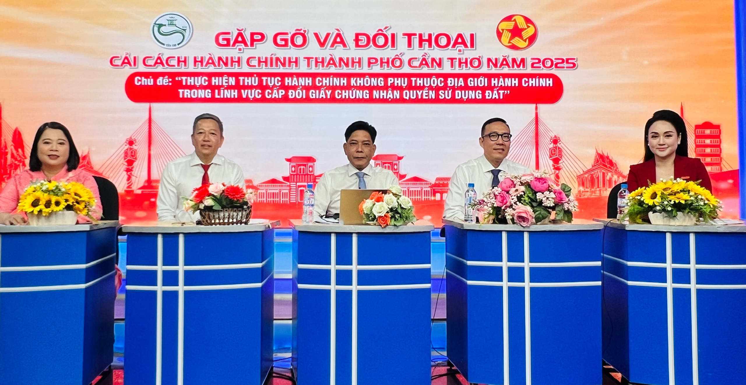 Chuyên đề về thực hiện thủ tục hành chính không phụ thuộc địa giới hành chính trong lĩnh vực cấp đổi Giấy chứng nhận quyền sử dụng đất