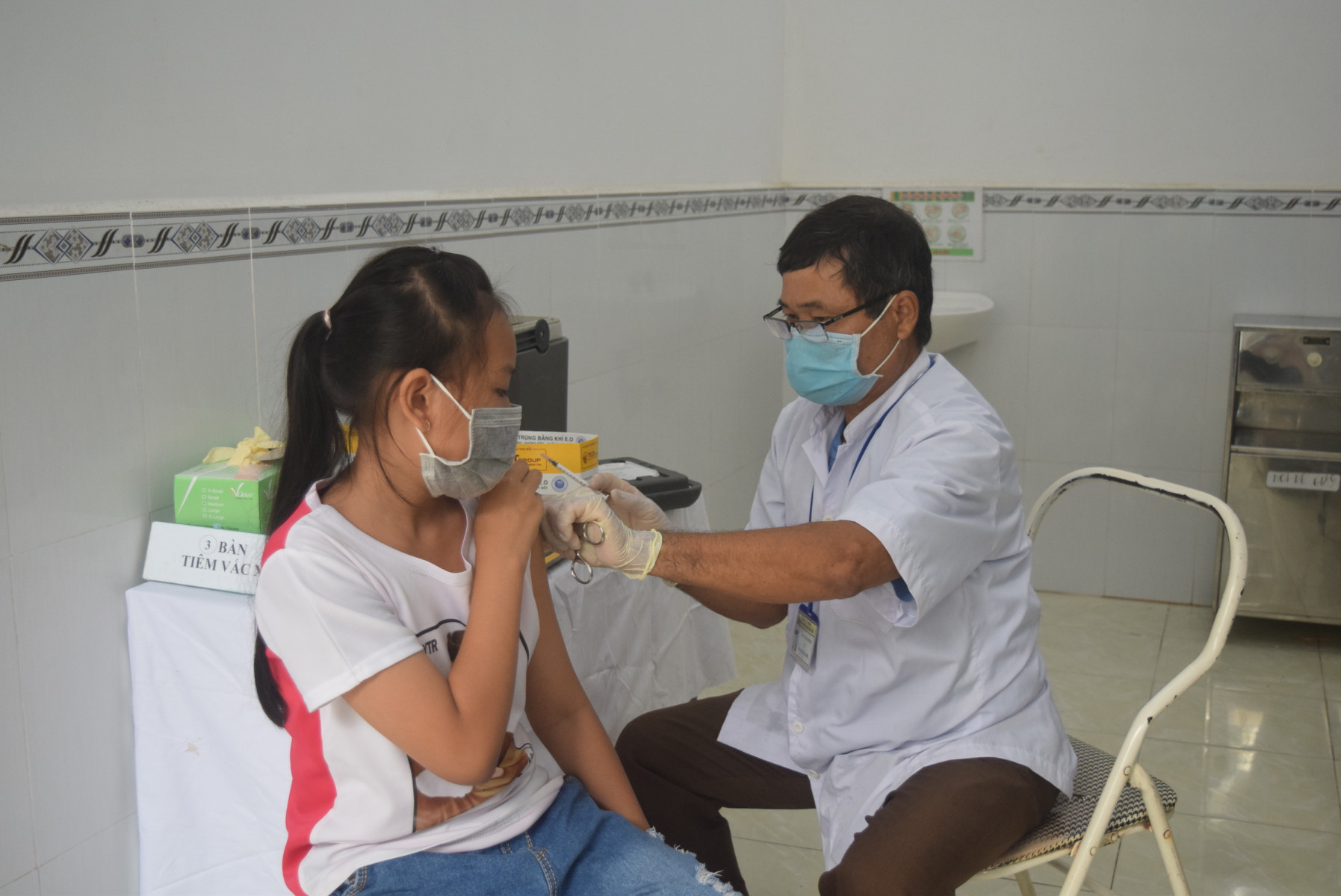 Vui Trung thu và tựu trường an toàn: Hãy quan tâm tiêm chủng vắc xin COVID-19 cho trẻ 