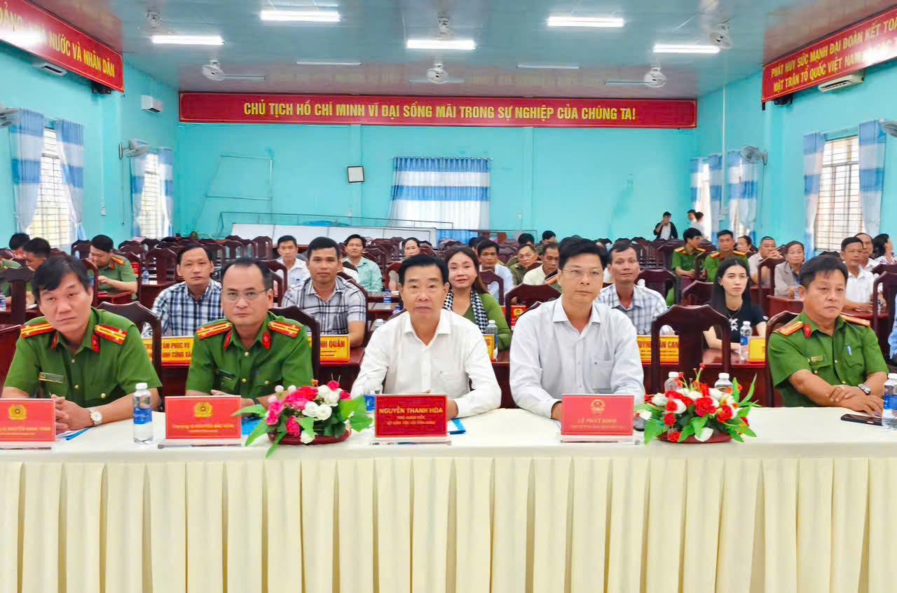 Đẩy mạnh tuyên truyền, phổ biến, giáo dục pháp luật gắn với xây dựng phong trào toàn dân bảo vệ an ninh Tổ quốc