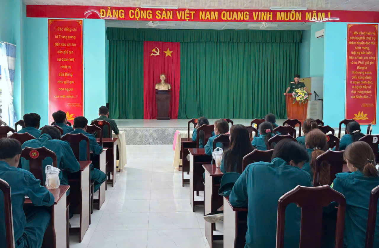 Lực lượng quân sự xã Mỹ Phước đẩy mạnh tuyên truyền pháp luật, nâng cao nhận thức quốc phòng – an ninh trong nhân dân