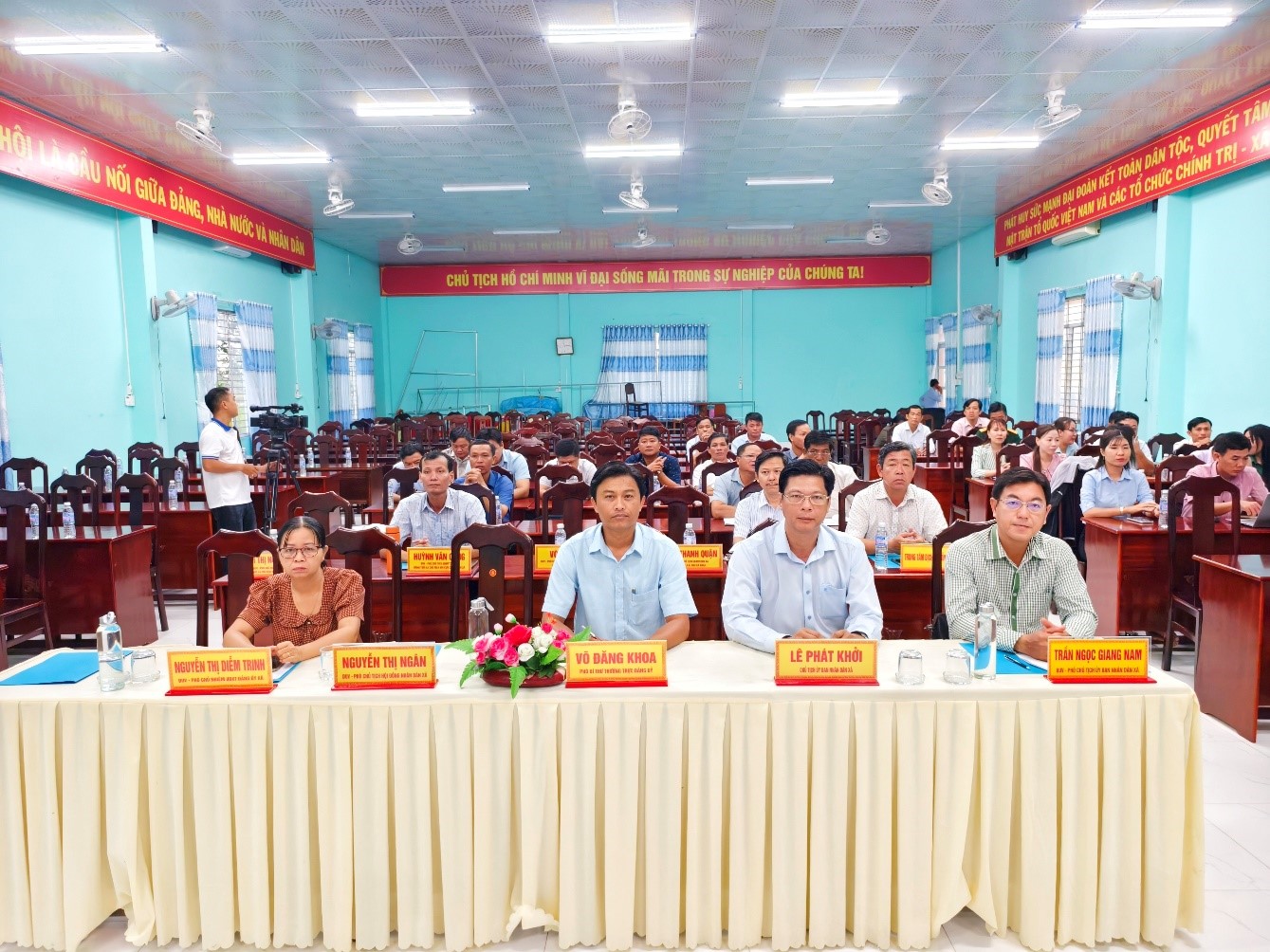 Đẩy mạnh triển khai Luật Công nghệ thông tin gắn với ứng dụng trí tuệ nhân tạo trong hoạt động công vụ