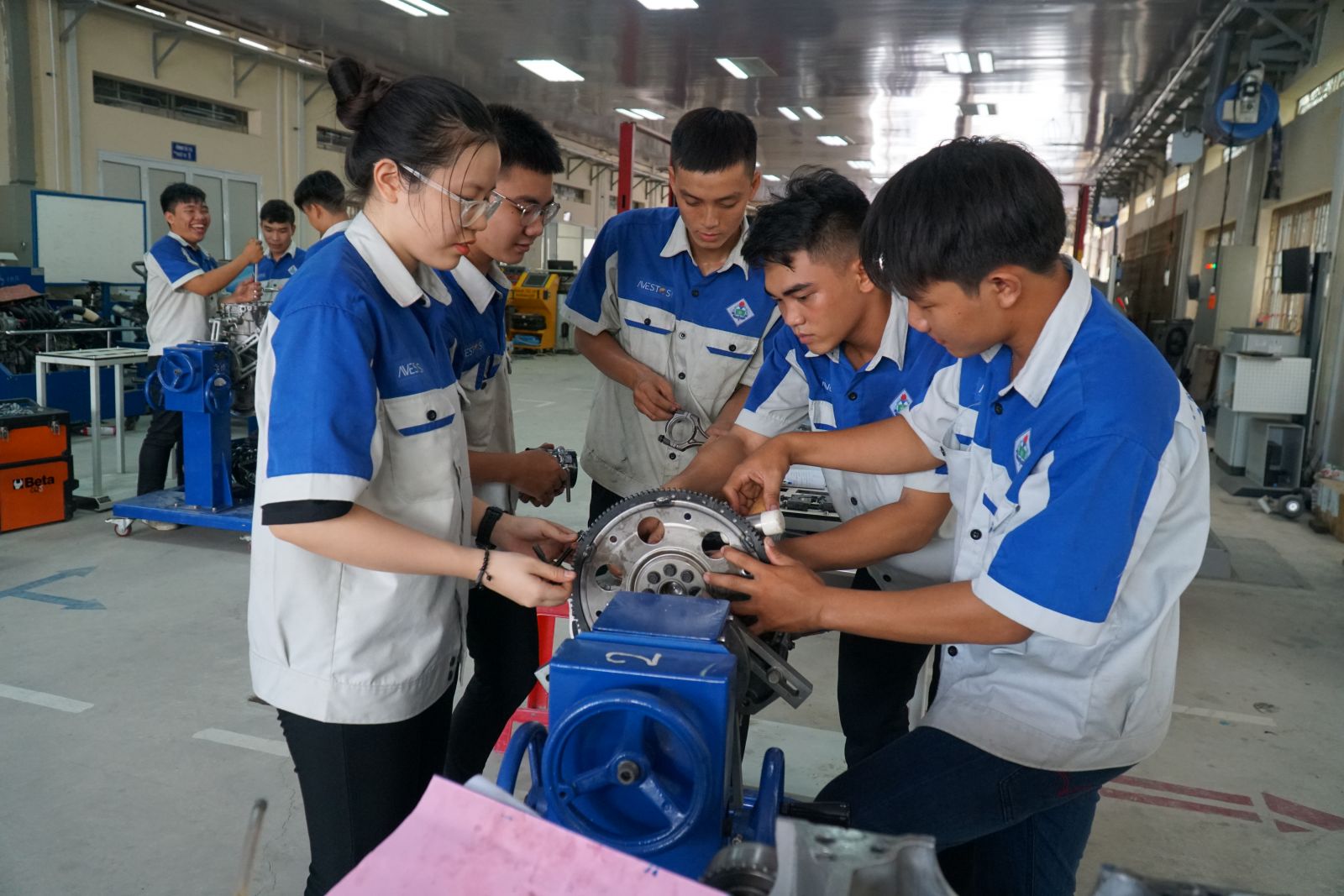 CHUYỂN BIẾN TRONG LĨNH VỰC GIÁO DỤC NGHỀ NGHIỆP THÀNH PHỐ CẦN THƠ