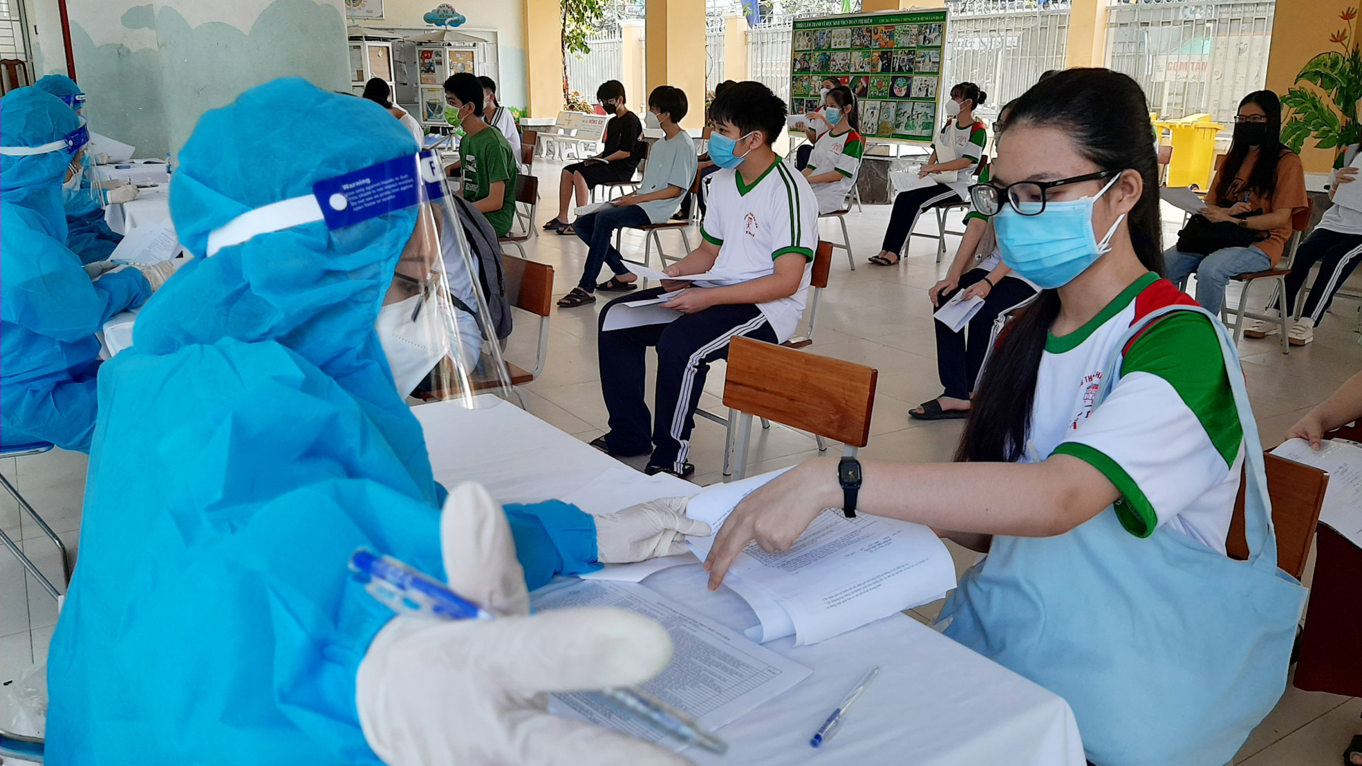 Công điện của Thủ tướng Chính phủ  Về tăng cường công tác tiêm vắc xin phòng COVID-19