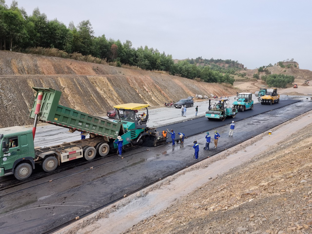 Chỉ đạo của Chính phủ: Liên quan đến biến động giá nhiên, vật liệu đối với các dự án công trình xây dựng giao thông