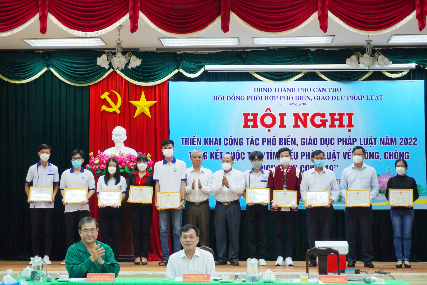 Triển khai công tác phổ biến, giáo dục pháp luật năm 2022; tổng kết Cuộc thi “Tìm hiểu pháp luật về phòng, chống dịch bệnh COVID-19”.