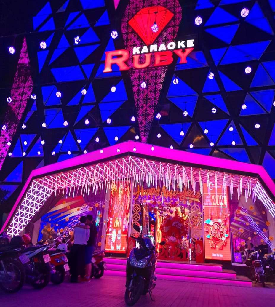 Hoạt động kinh doanh dịch vụ karaoke, dịch vụ vũ trường, trò chơi điện tử (không nối mạng)