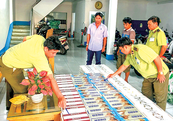 Tăng cường chống buôn lậu, gian lận thương mại đối với mặt hàng thuốc lá điếu và đường cát